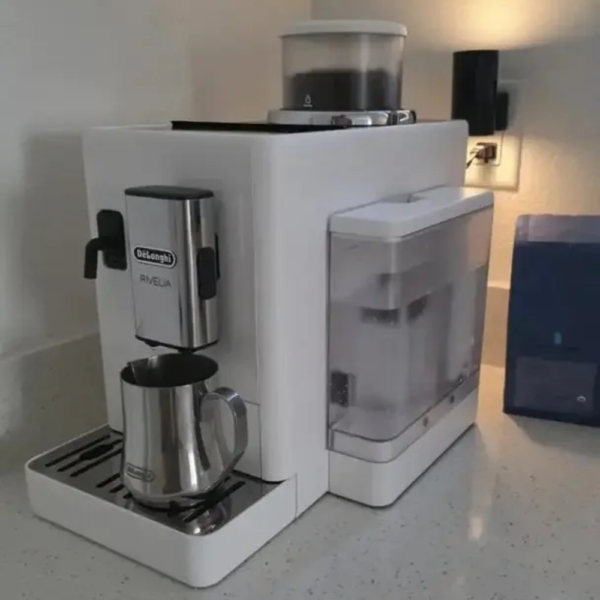 DeLonghi-Rivelia-Automatic-Espresso-Machines_2.png De’Longhi Rivelia Automatic Espresso Machines